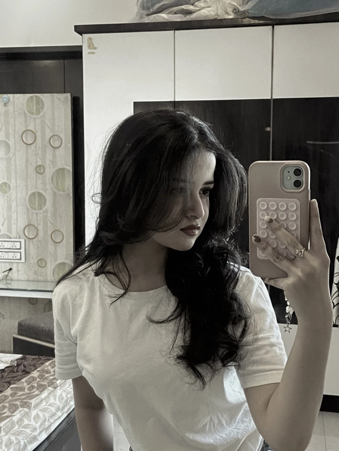 Anushka – Indian escort in Ahmedabad — 3 / 4