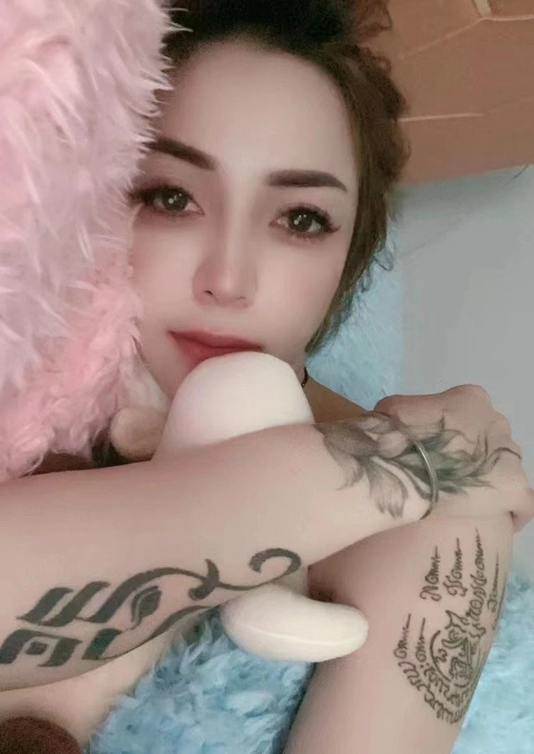 Doris22 – Slovakian escort in Hong Kong — 2 / 9