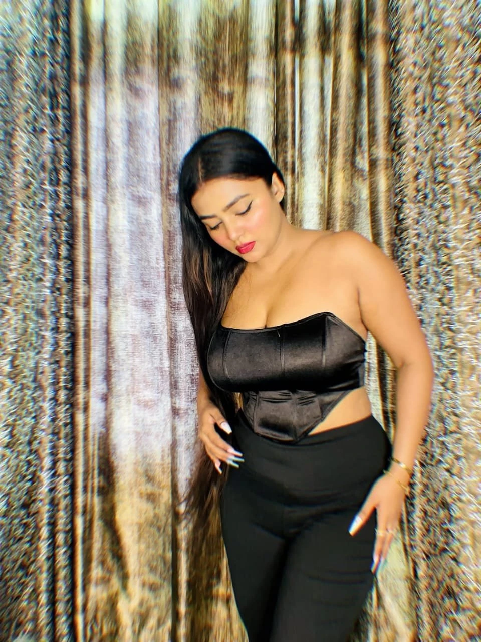 Charvi – Indian escort in Bangalore — 3 / 6