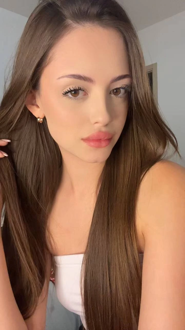 Melania Throat Goat – Ukrainian escort in Hong Kong, Escort, Hong Kong