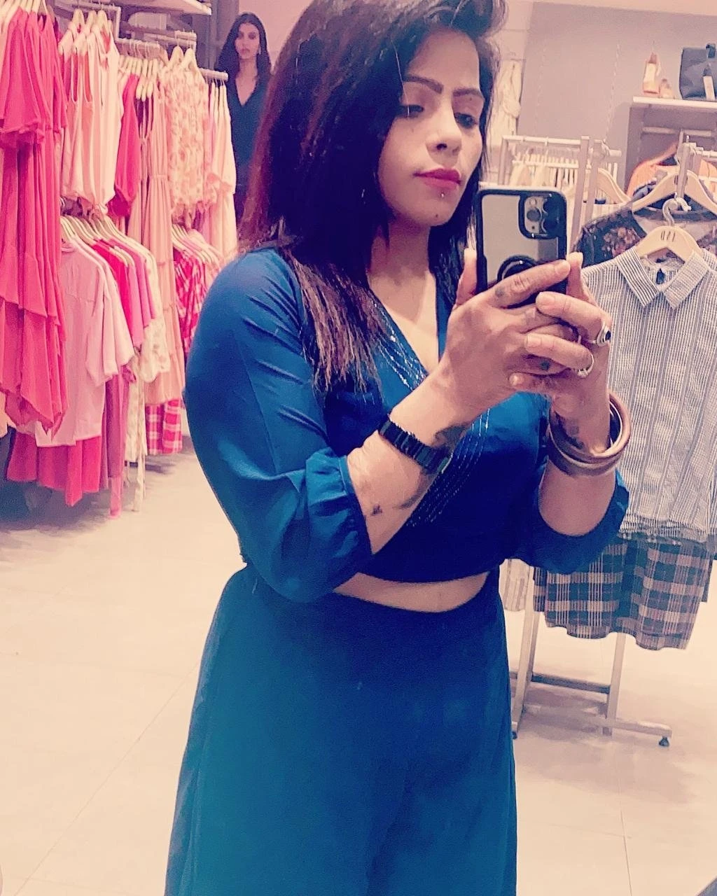 Isha – Indian escort in Candolim, Goa — 5 / 7