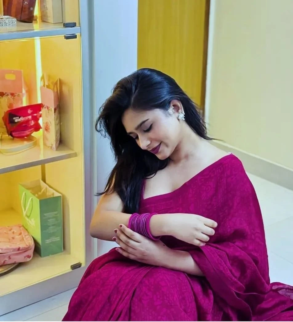 Riya – Indian escort in Chennai — 3 / 4