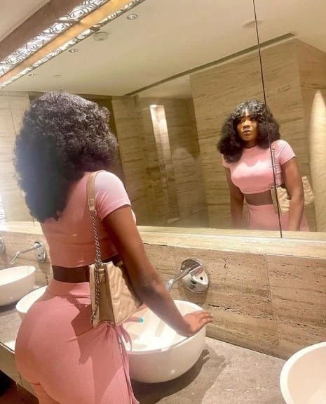 Sexy Crystal Brown – Ethiopian escort in Bangalore — 5 / 9