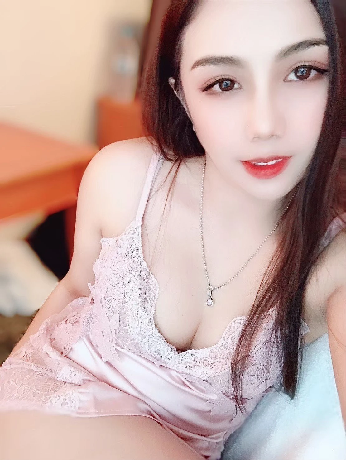 Gorgeous Mina – Thai escort in Hong Kong — 8 / 25