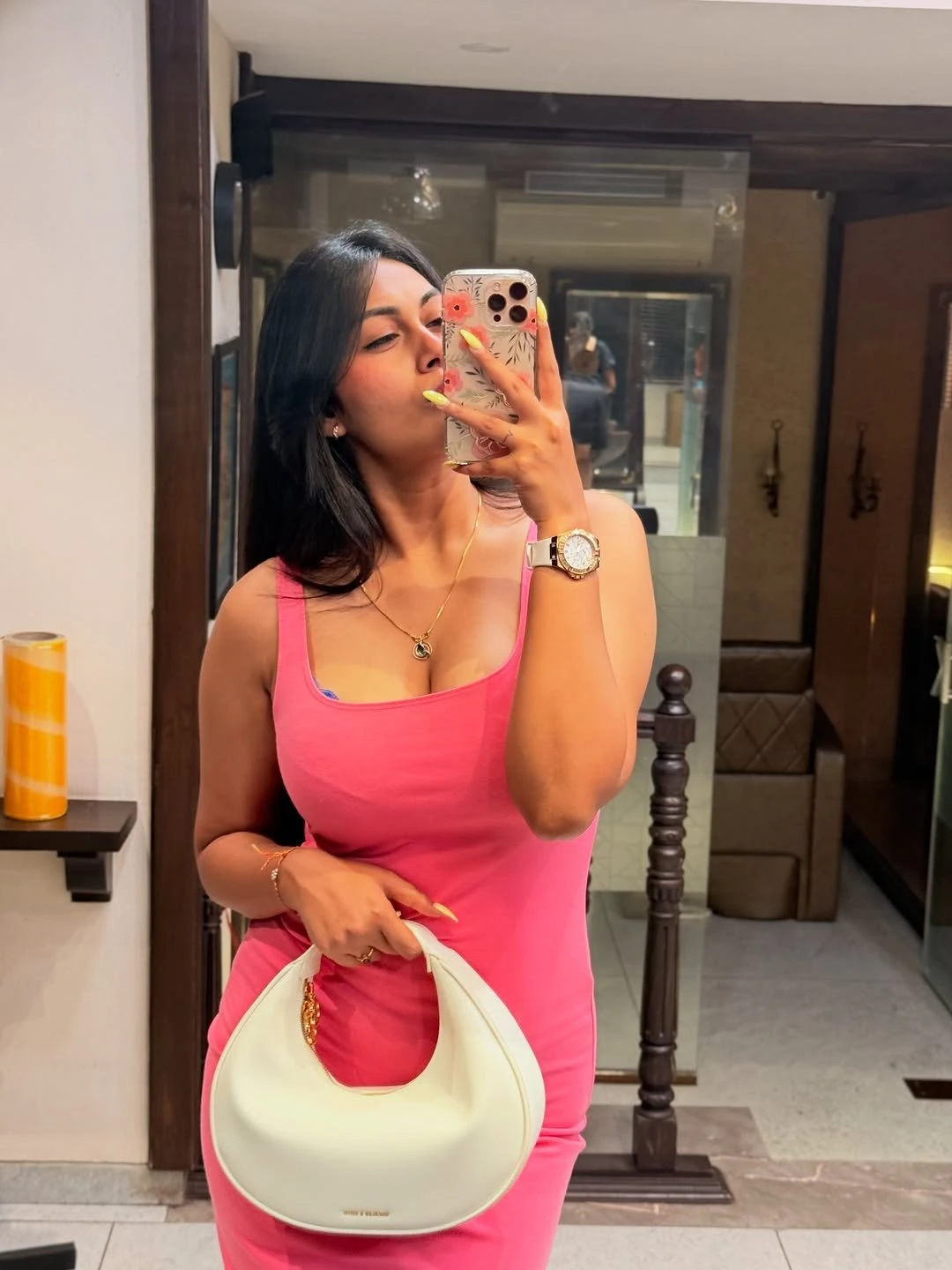 Swati – Indian escort in Coimbatore — 2 / 5