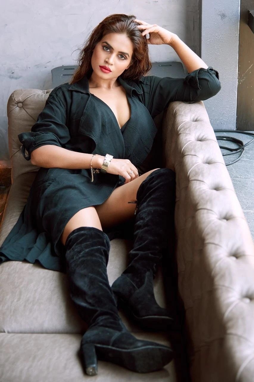 Sneha Ojha – Indian escort in Bangalore — 2 / 6