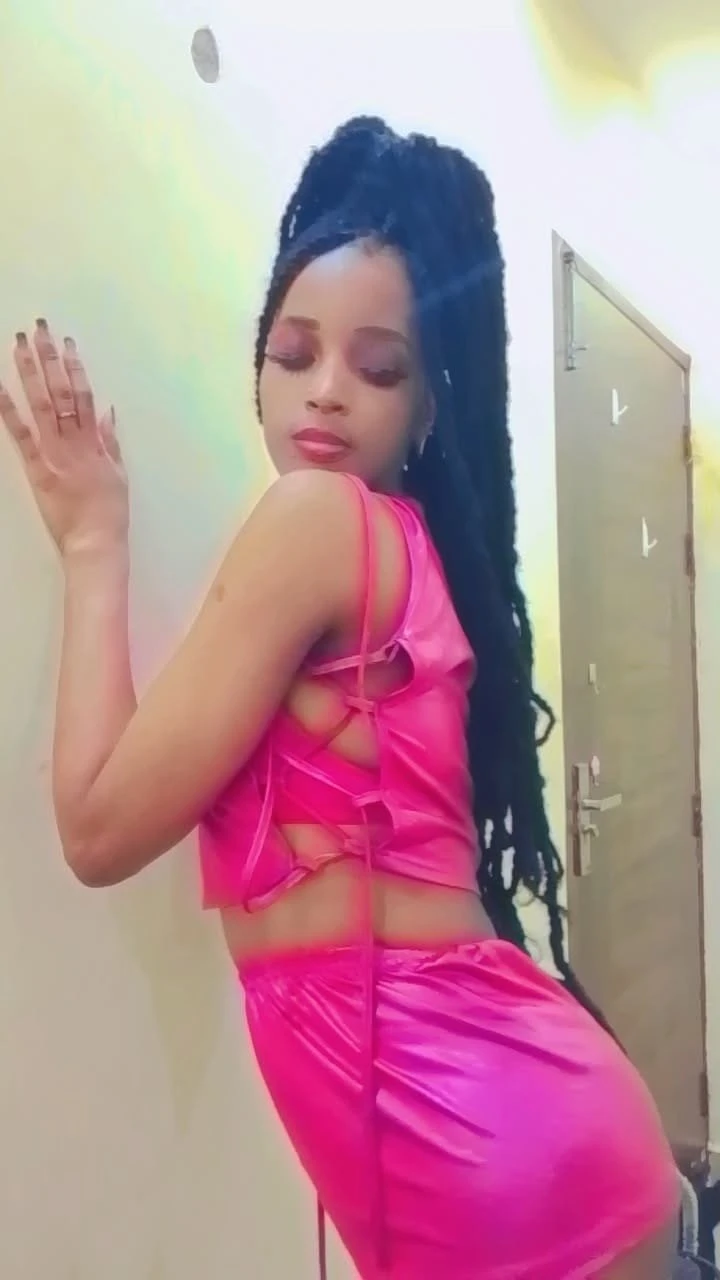 African Chloe Heyzo +91//922042//3152 – escort in Gurgaon — 14 / 16