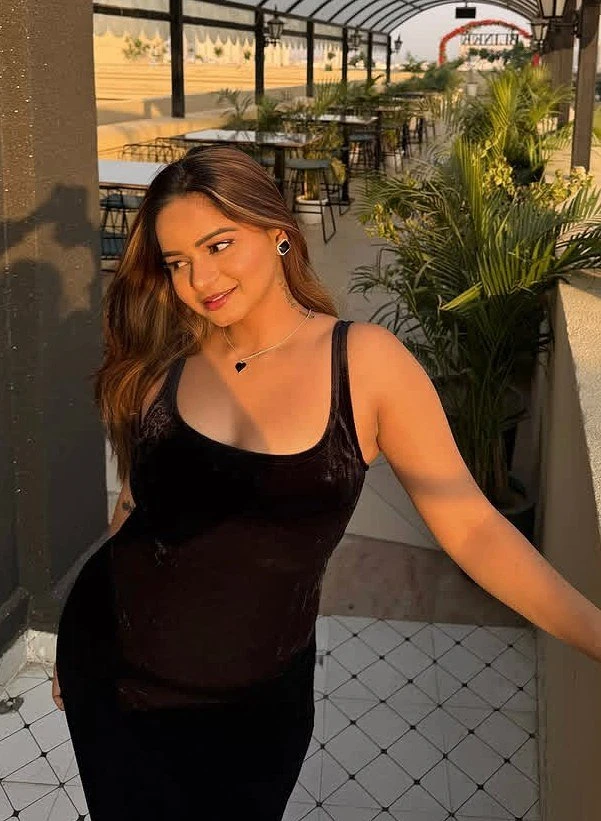 Deepali – Indian escort in Bangalore — 2 / 4