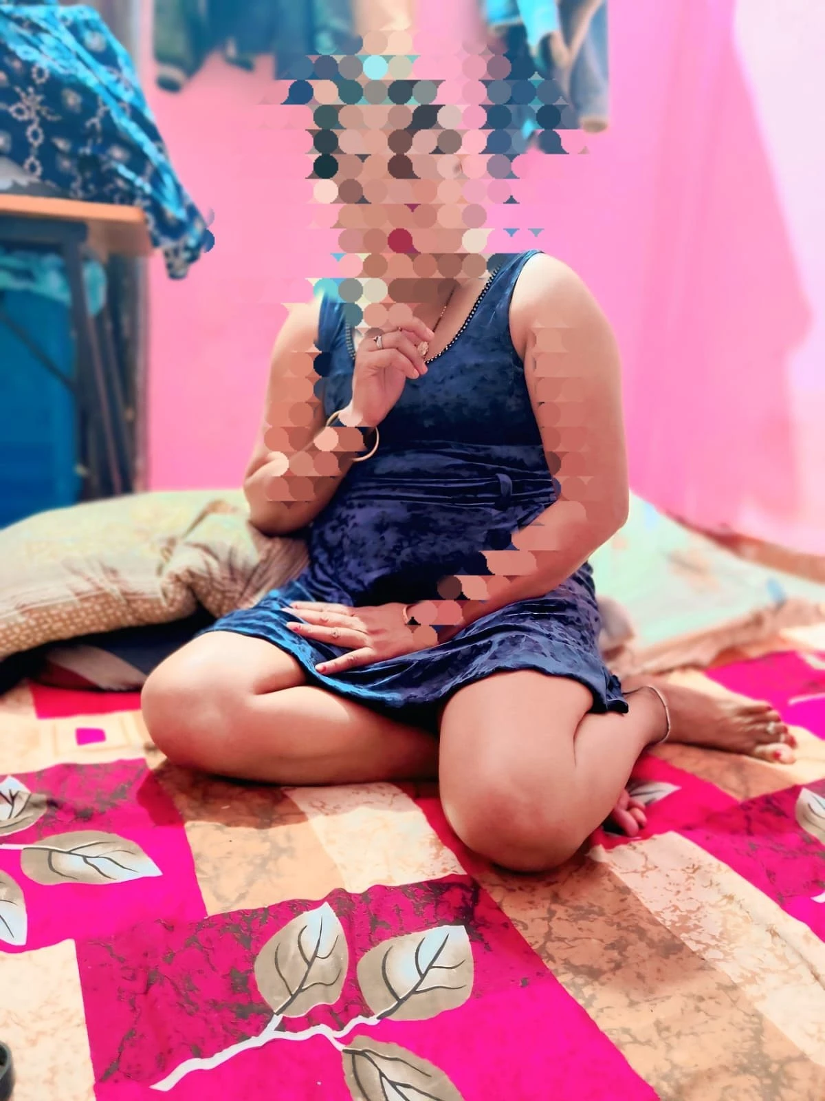 Riya bhabhi – Indian escort in Ahmedabad — 3 / 4