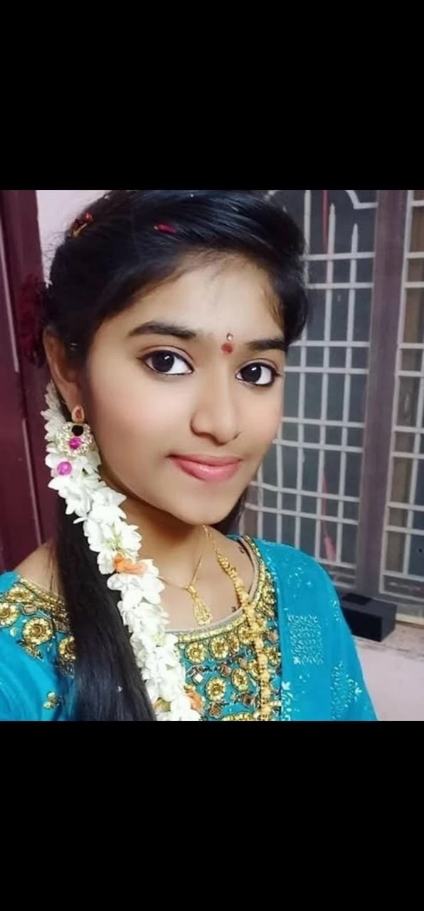 Riya – Indian escort in Chennai — 1 / 2