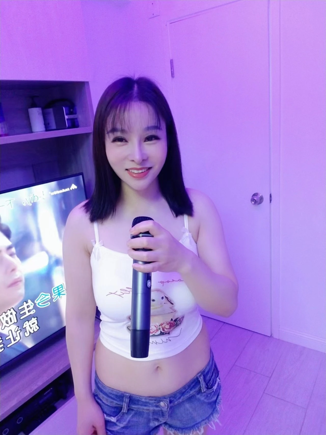 Linger – Chinese escort in Hong Kong — 2 / 6