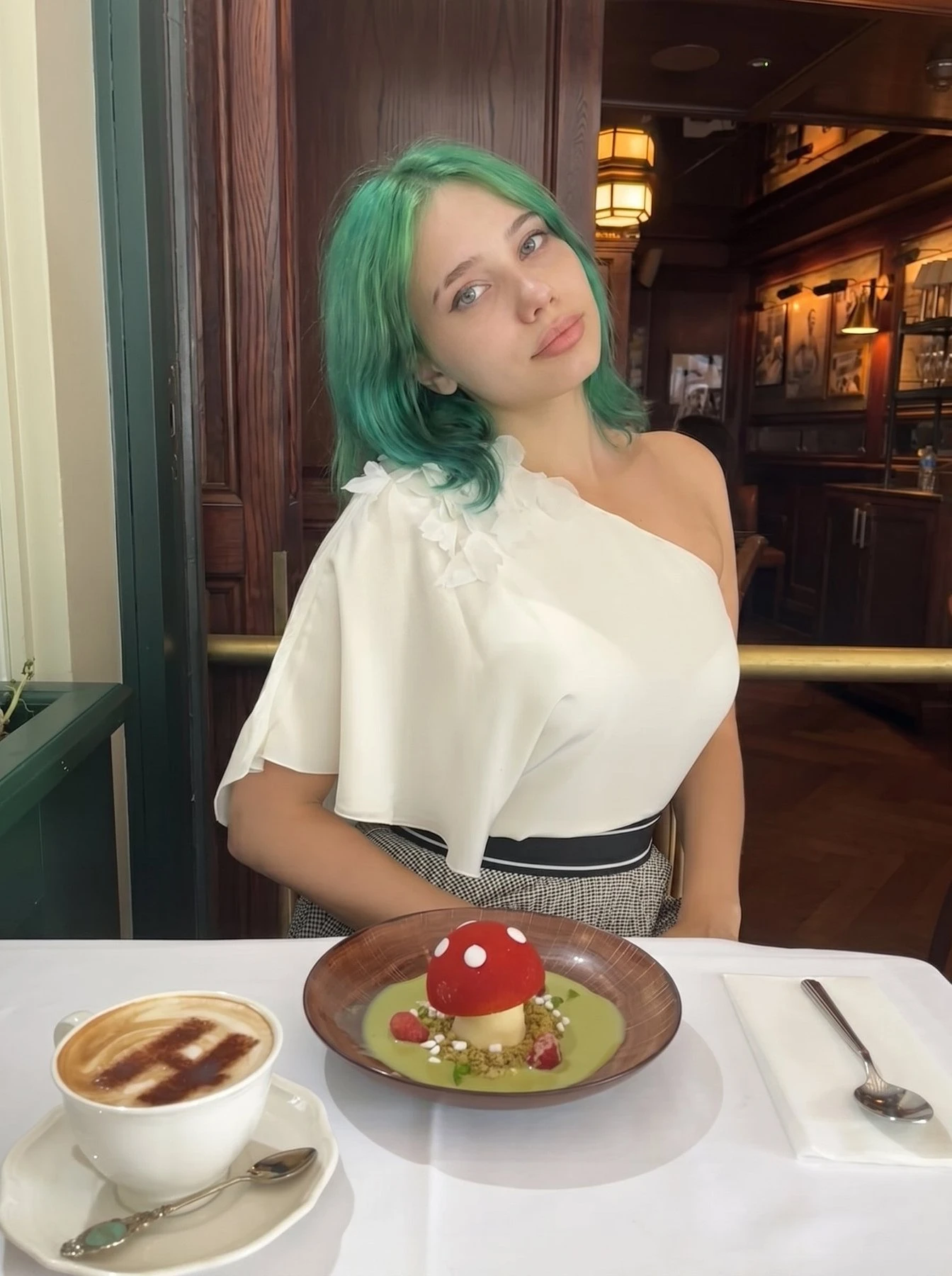 Lauren – Russian escort in Hong Kong — 4 / 7