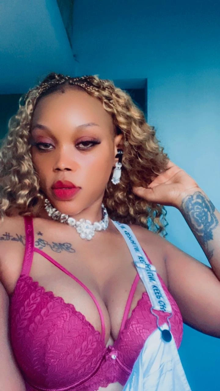 Sexy videos calls available. – Burundian escort in Bangalore — 8 / 11