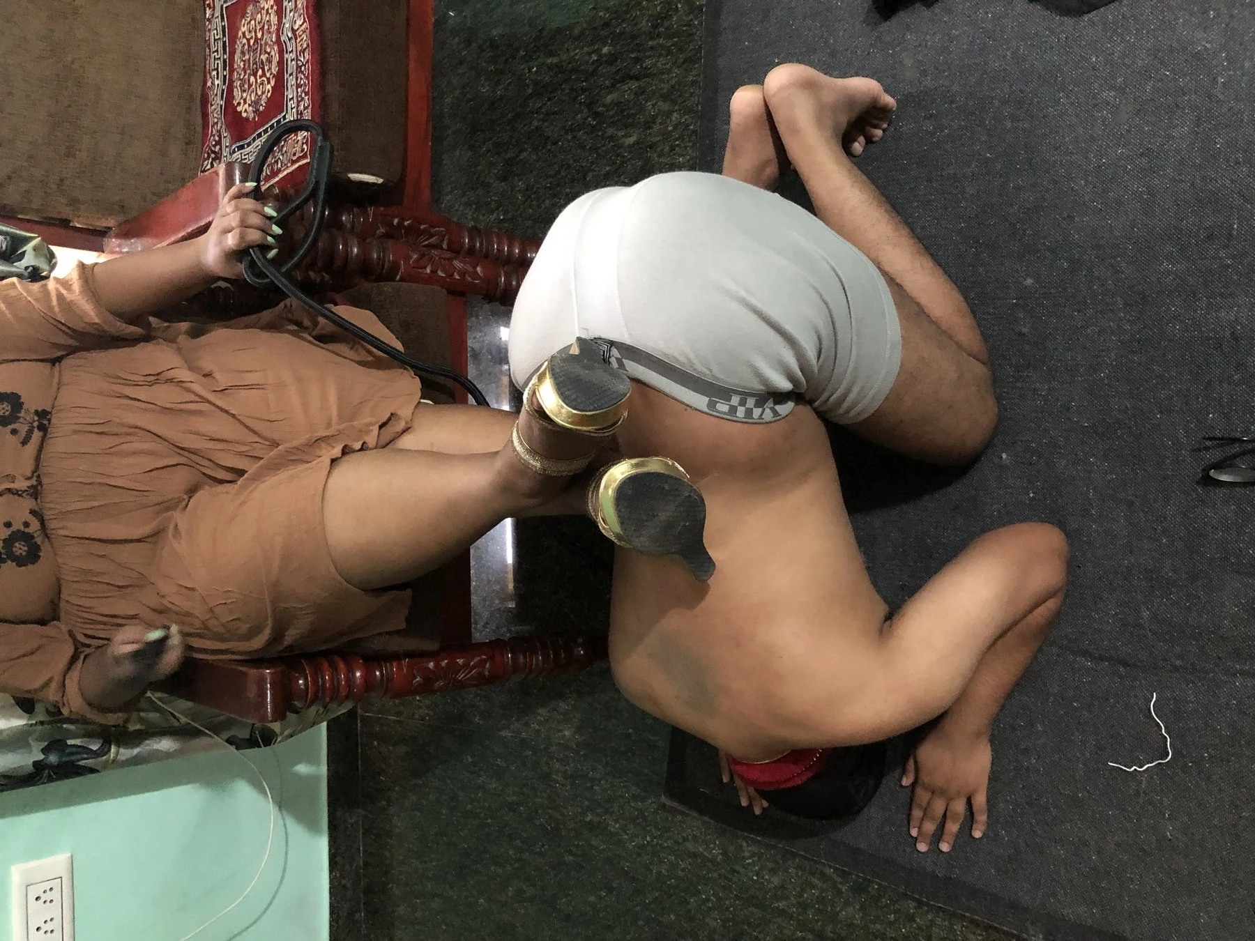 Goddess V – Indian dominatrix in Bangalore — 2 / 3