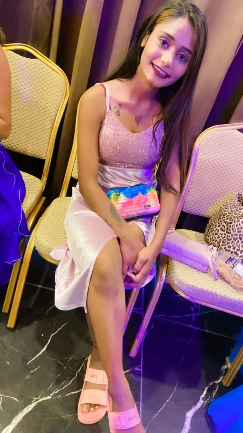 Aisha – Indian escort in Bangalore — 2 / 3