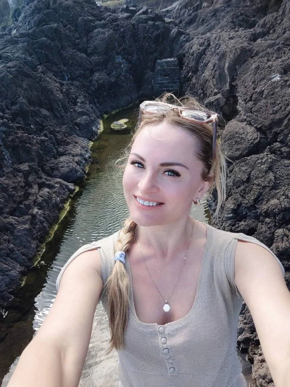Dina Deep Throat – Ukrainian escort in Hong Kong — 2 / 7