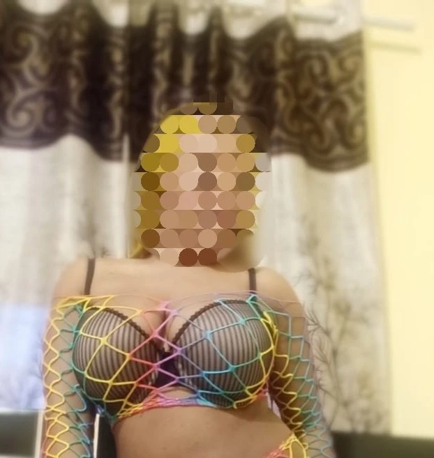 Tinna VIDEOSHOW/CAMSHOW only – South African escort in Bangalore — 7 / 12