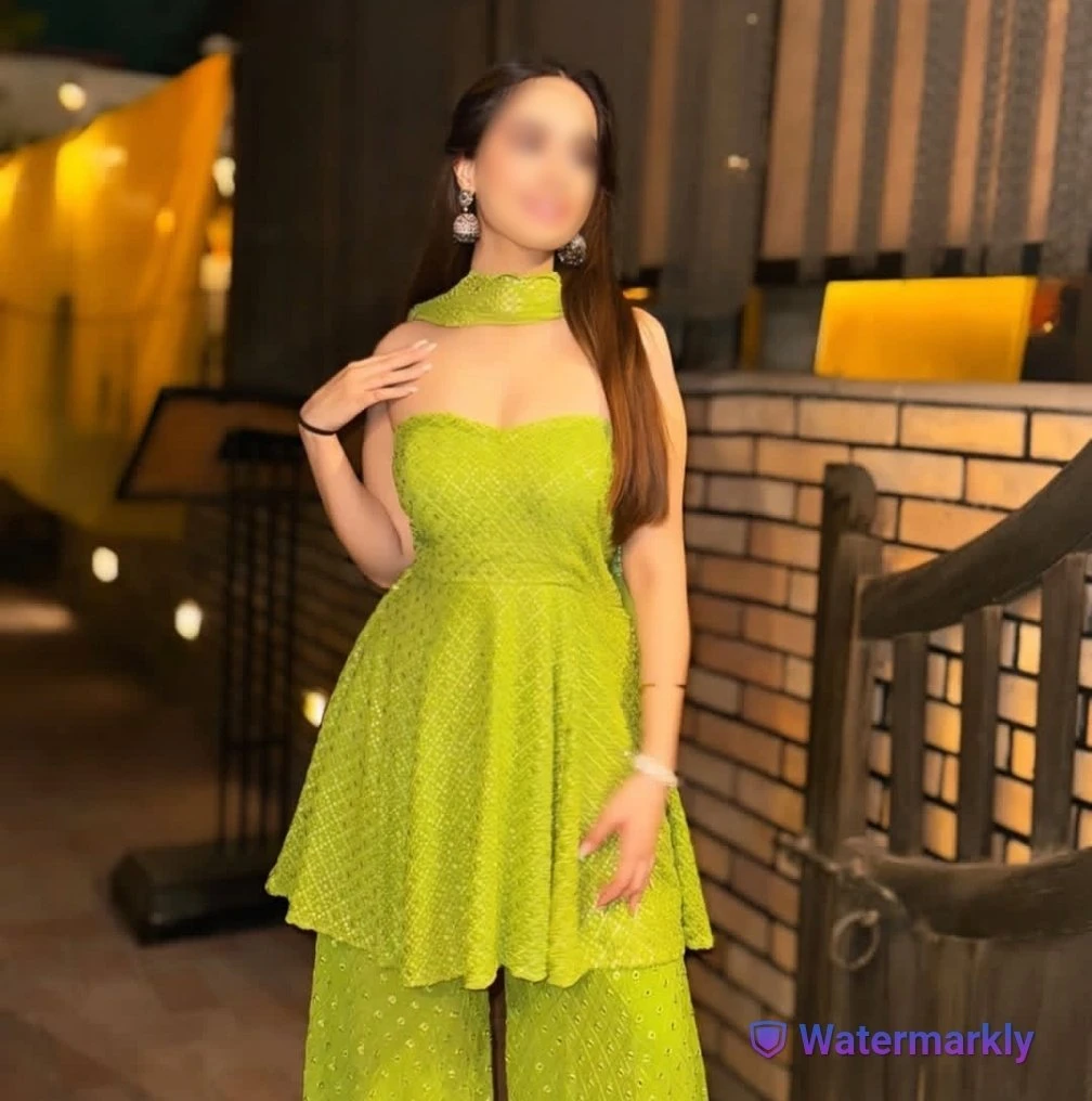 Dimple Sharma – Indian escort in Bangalore — 2 / 3
