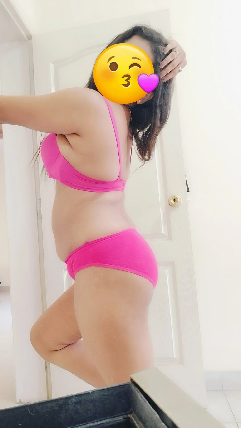 Mayuri available in Banglore for cam onl – Indian escort in Bangalore — 6 / 12