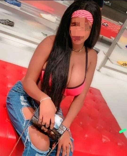 Sexy Juciy Ella With Milky Boobs – Kenyan escort in Candolim, Goa — 2 / 3