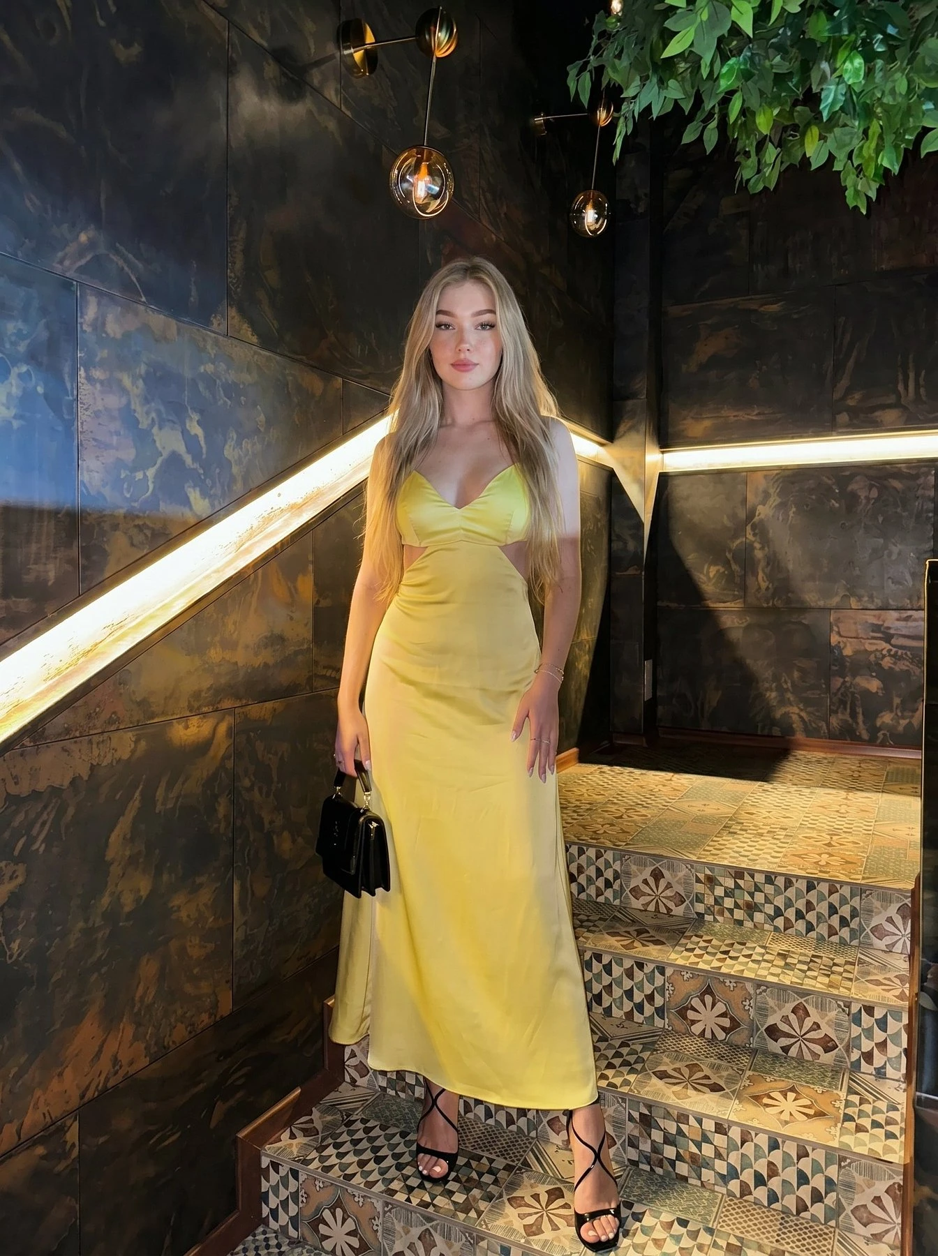 Cassandra Wild Pet – Russian escort in Hong Kong — 5 / 8
