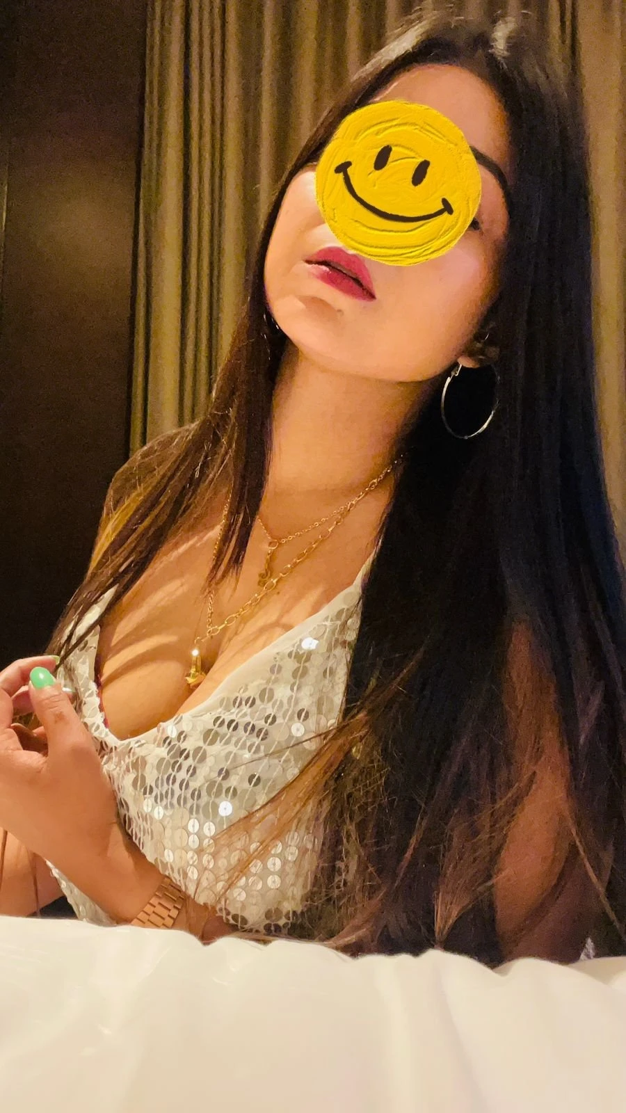 Zia Bajaj Escorts in Hotels – Indian escort in Bangalore — 3 / 6