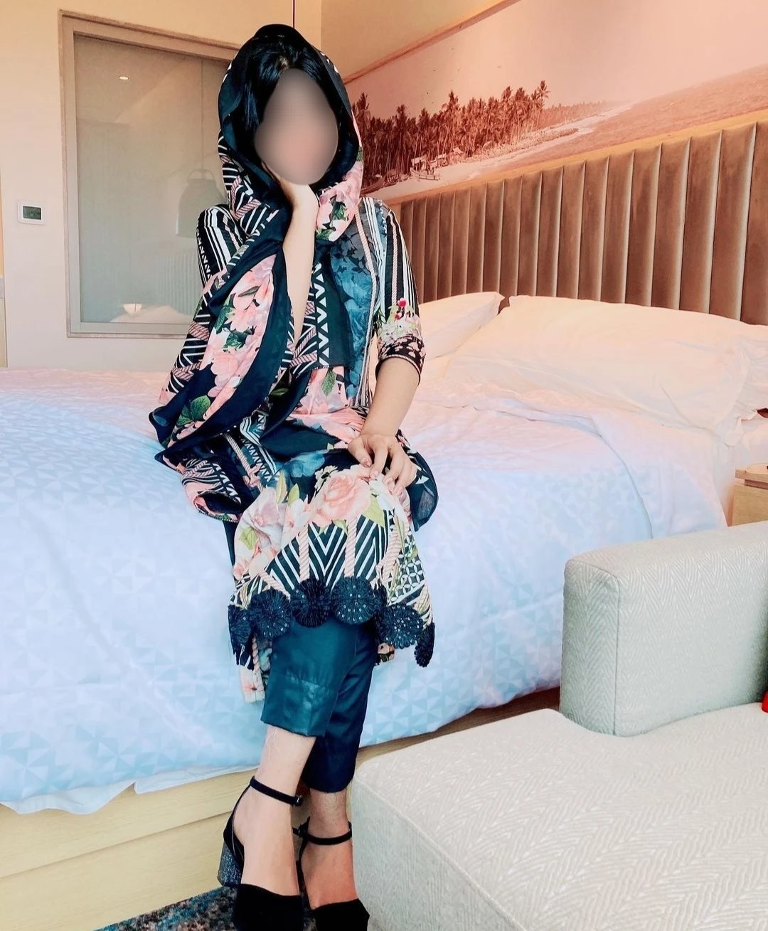 Divya hand payment only.. – Indian escort in Bangalore — 4 / 5