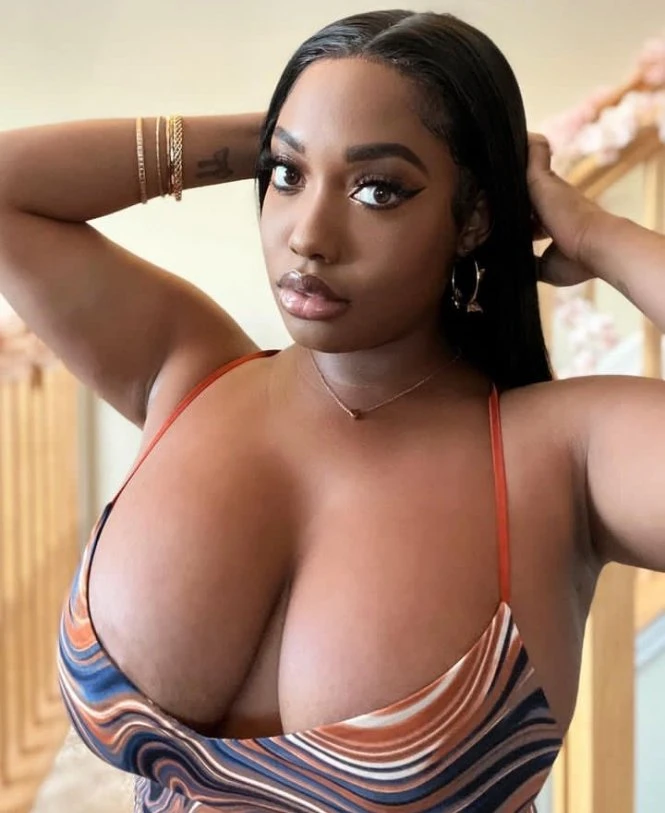 Sasha @Electronic city – South African escort in Bangalore — 2 / 5