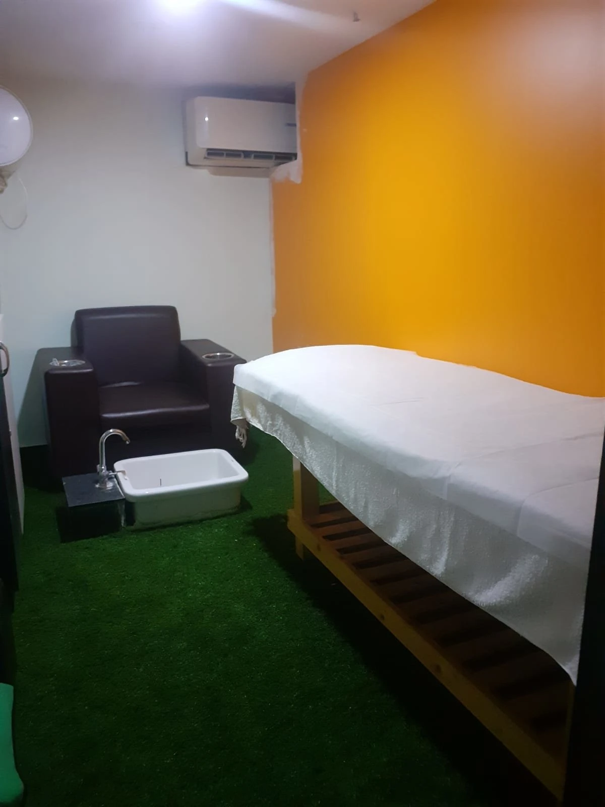 Nuru Massage – Indian masseuse in Bangalore — 5 / 6