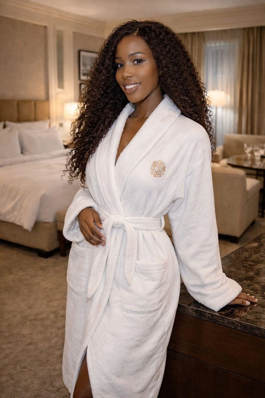 Ebony Queen – Barbadian escort in Hong Kong — 5 / 10
