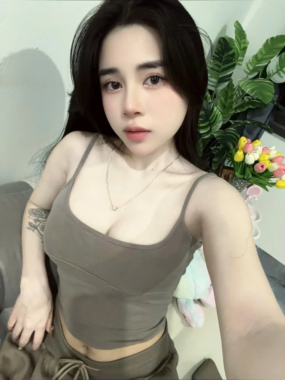 Ngoc 22 – Vietnamese escort in Bangalore — 2 / 5
