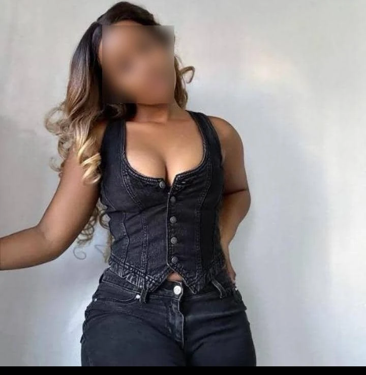 Shally – South African escort in Bangalore — 5 / 6