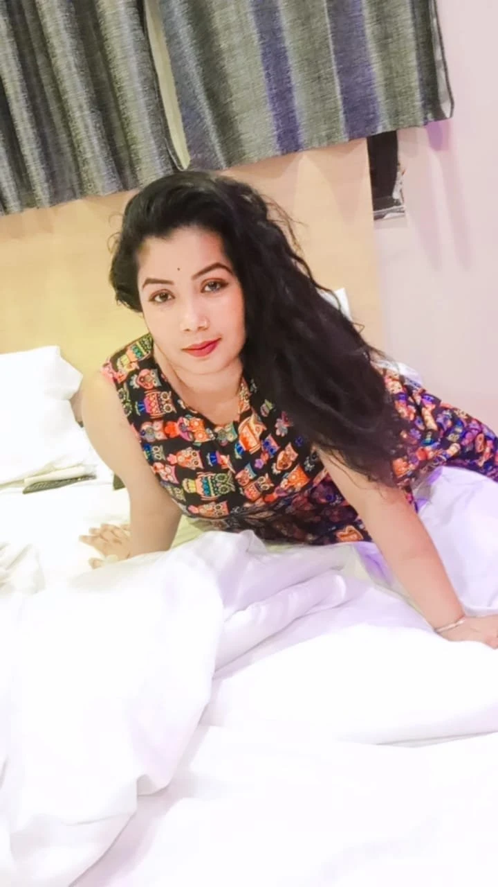 Priya Cam Show & Real Meet – Indian escort in Bangalore — 2 / 3