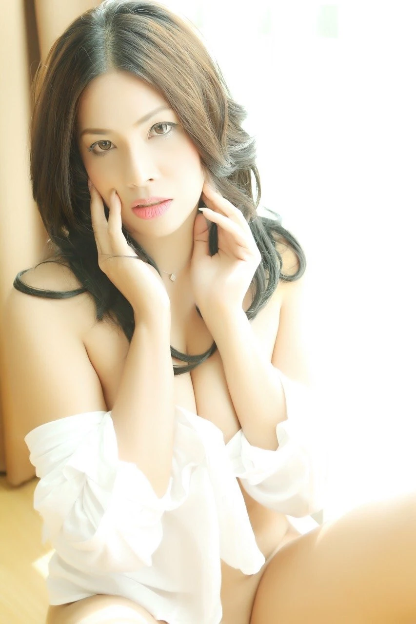 Haru – Thai escort in Hong Kong — 2 / 8