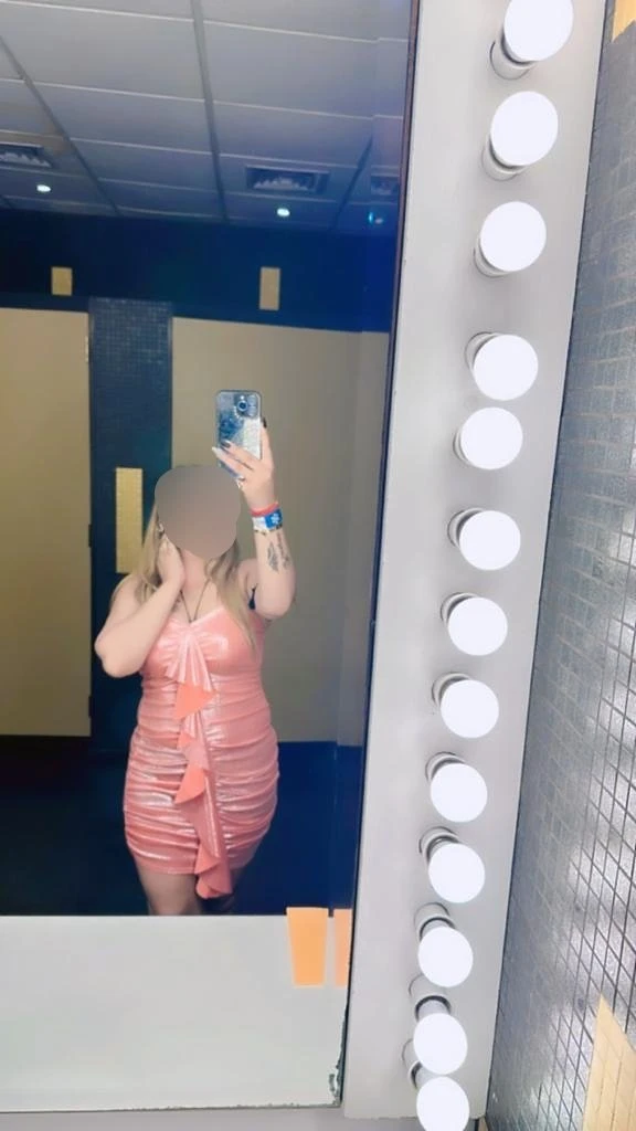 Shreya Cam Show and Real Meeting – Indian escort in Bangalore — 3 / 4