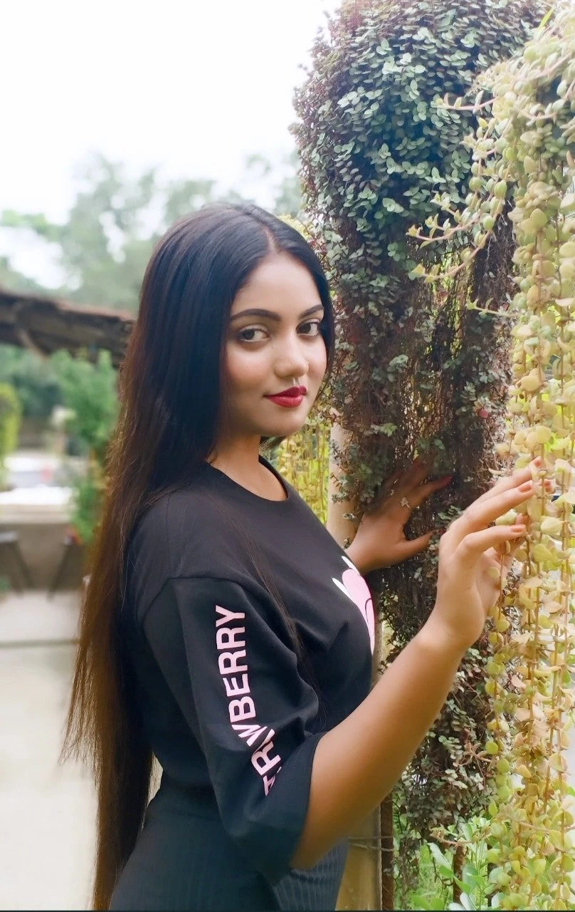 New Sakshi – Indian escort in Bangalore — 2 / 4