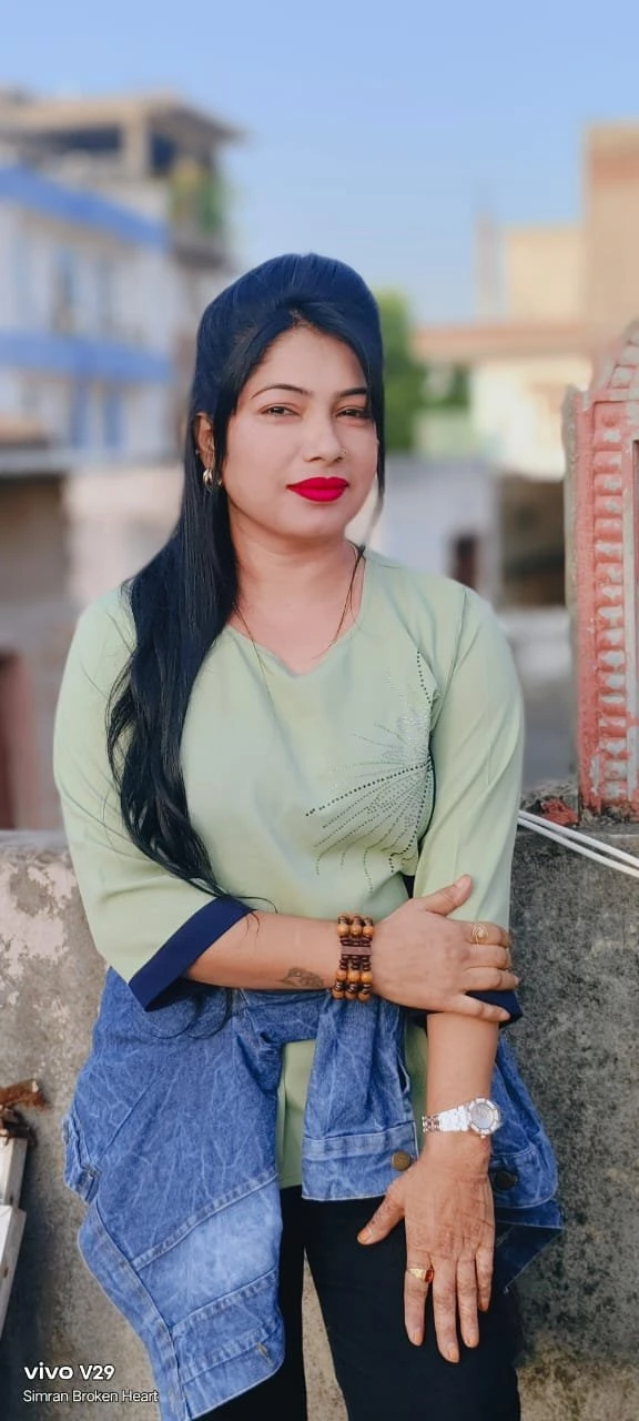 Priya – Indian escort in Ahmedabad — 2 / 3