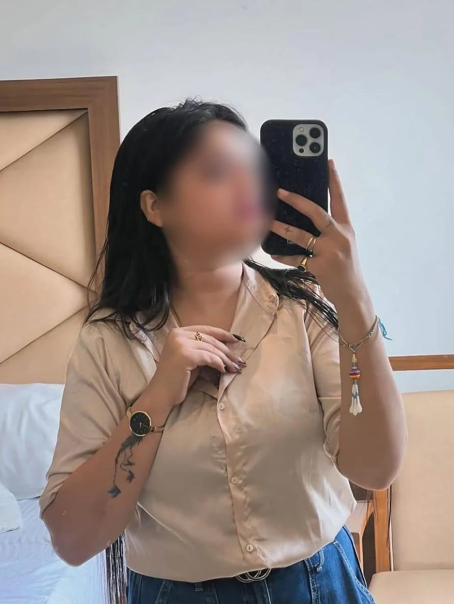 Khushi Cam Show And Real Meet Available – Indian escort in Bangalore — 4 / 5