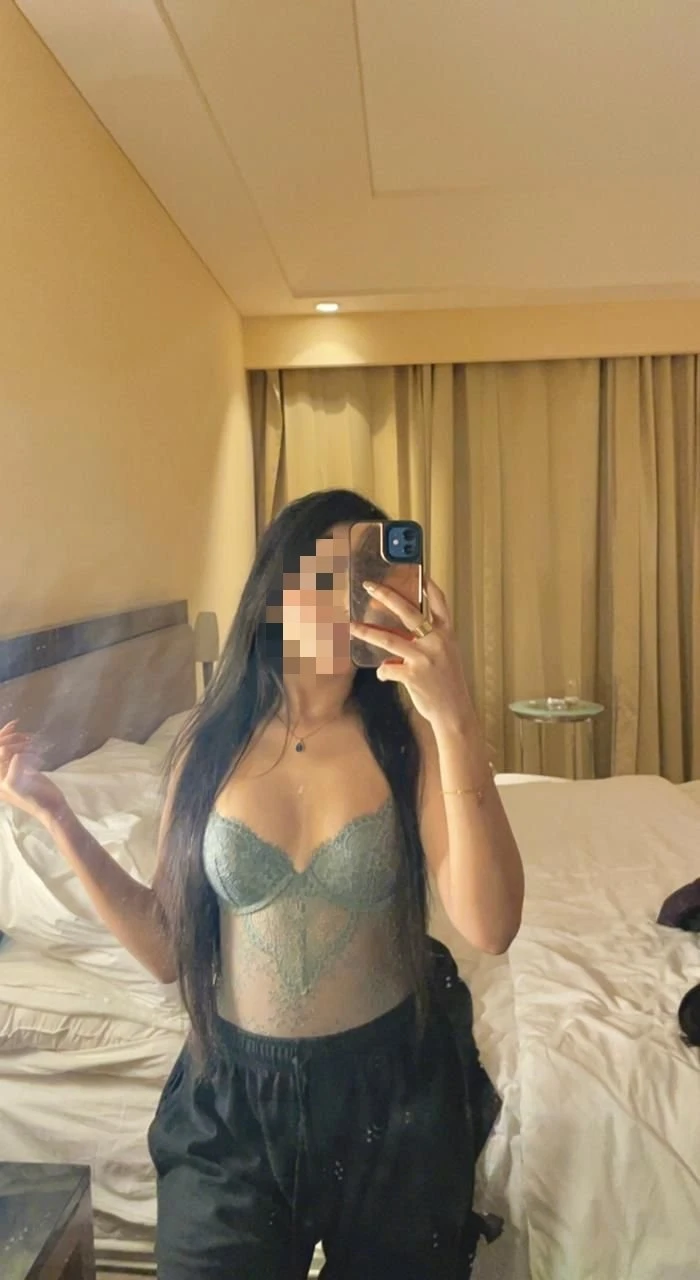 RADHIKA THE REAL *GFE* CAMS OR MEET OPEN – Indian escort in Bangalore — 2 / 4