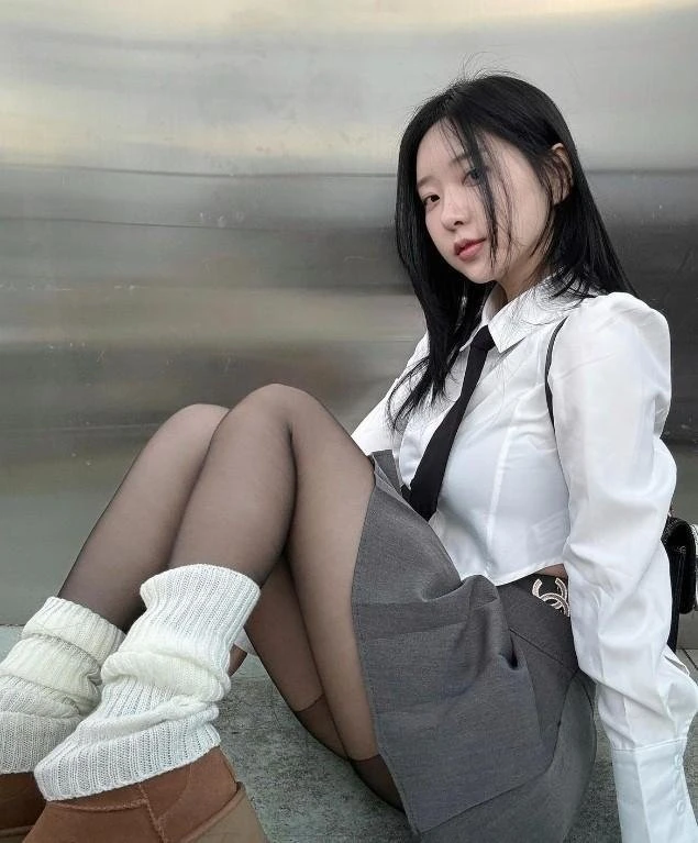 Tingting – Chinese escort in Hong Kong — 2 / 5