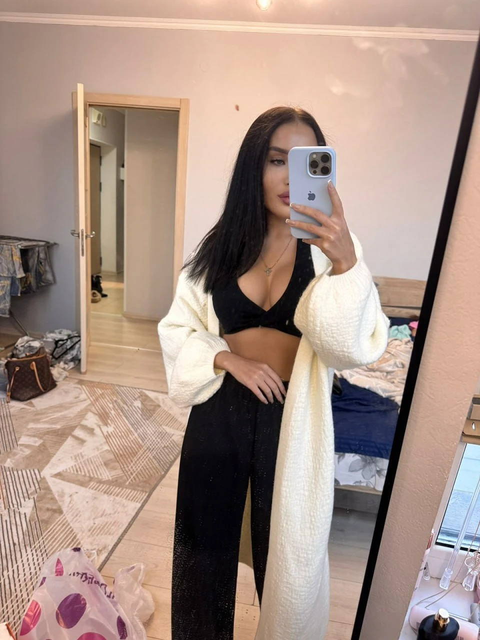 Arina – Russian escort in Hong Kong — 2 / 16