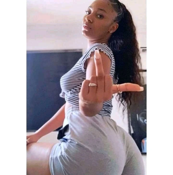 Nishie – South African escort in Chandigarh — 3 / 4