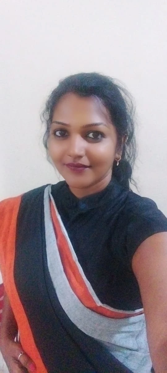 Neha – Indian escort in Bangalore — 2 / 4