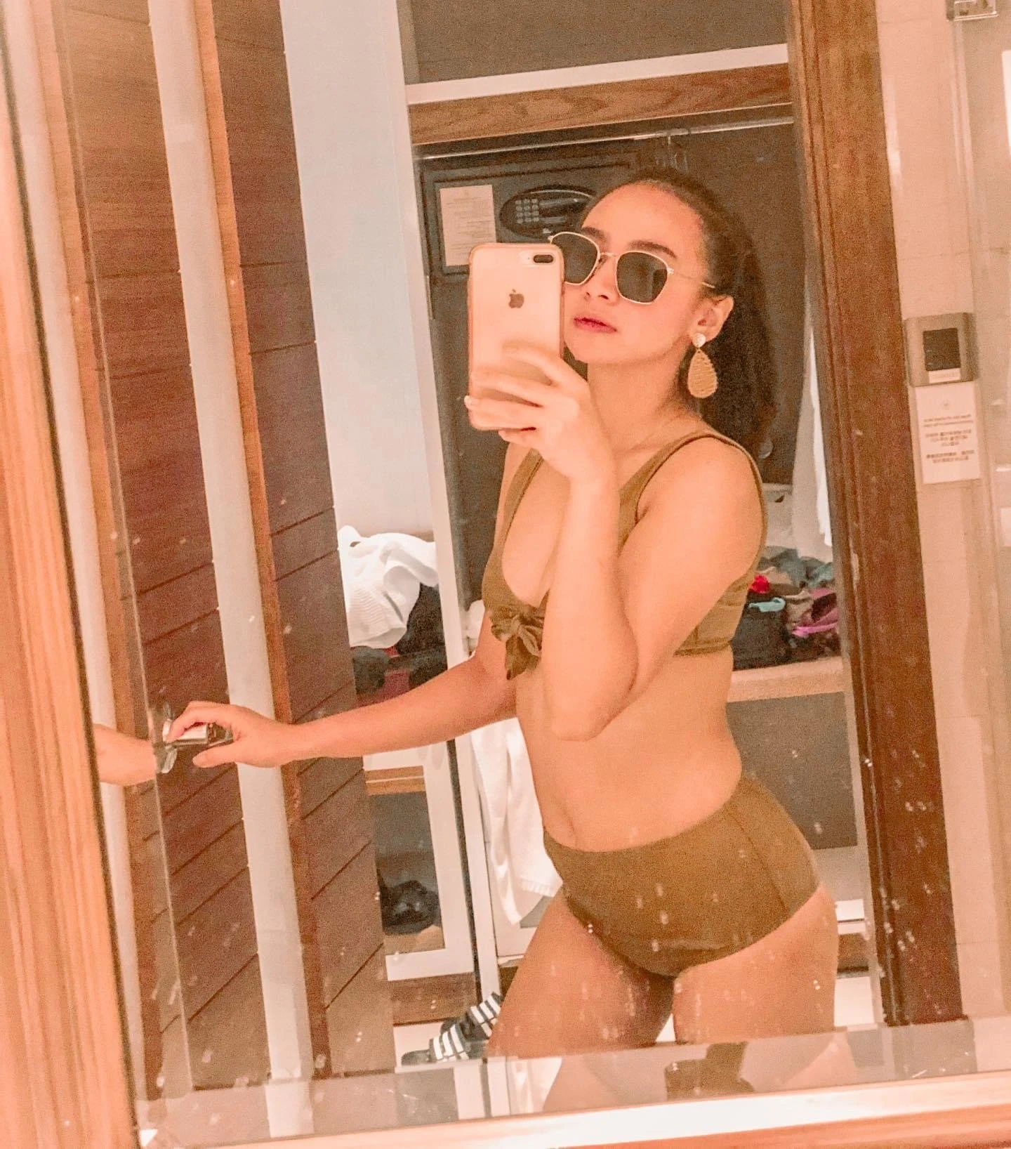 Young Mistress – Malaysian escort in Hong Kong — 4 / 6