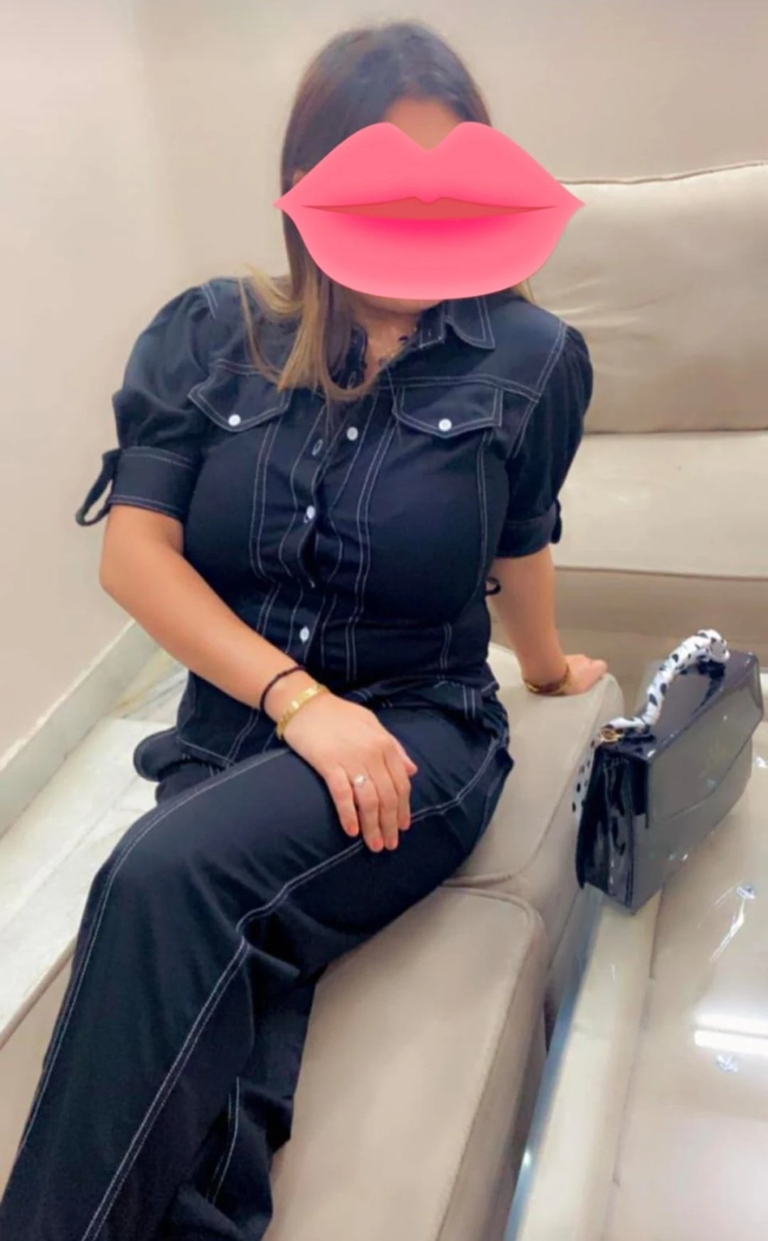 Radhika Independent Bangalore Escort – Indian escort in Bangalore — 3 / 5