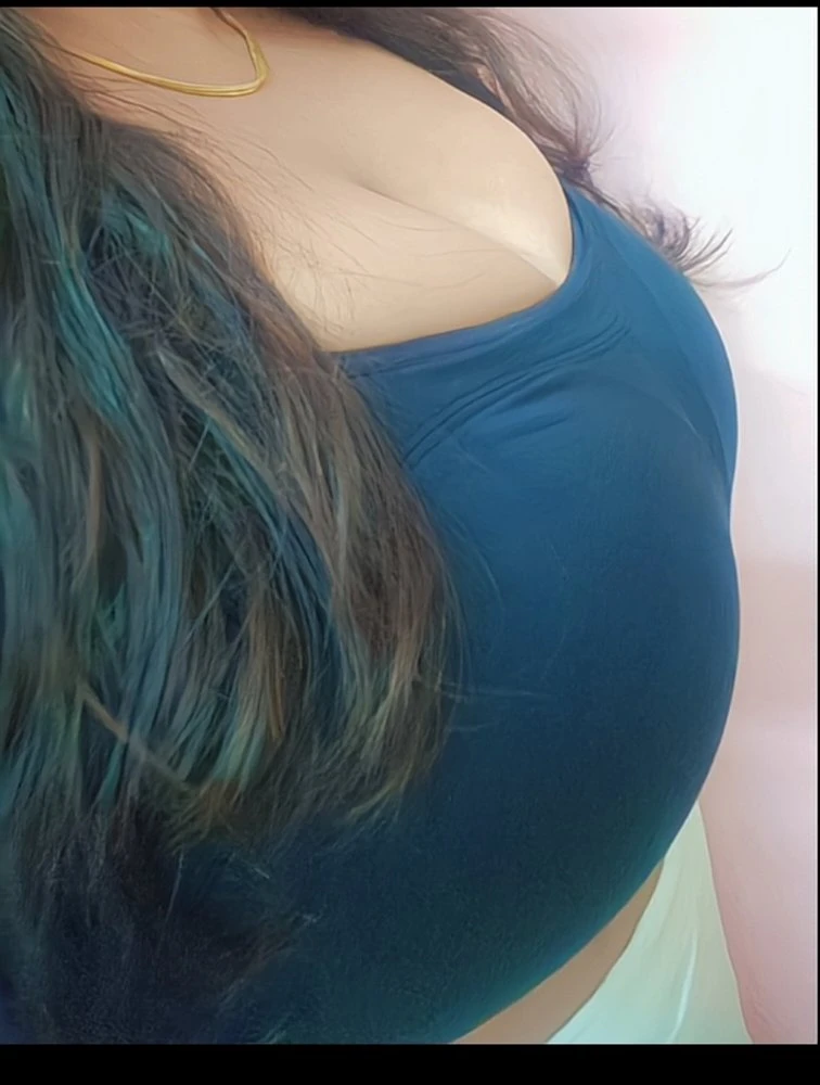 Love Bite Queen (Tamil Cam Show Only) – Indian escort in Coimbatore — 5 / 6