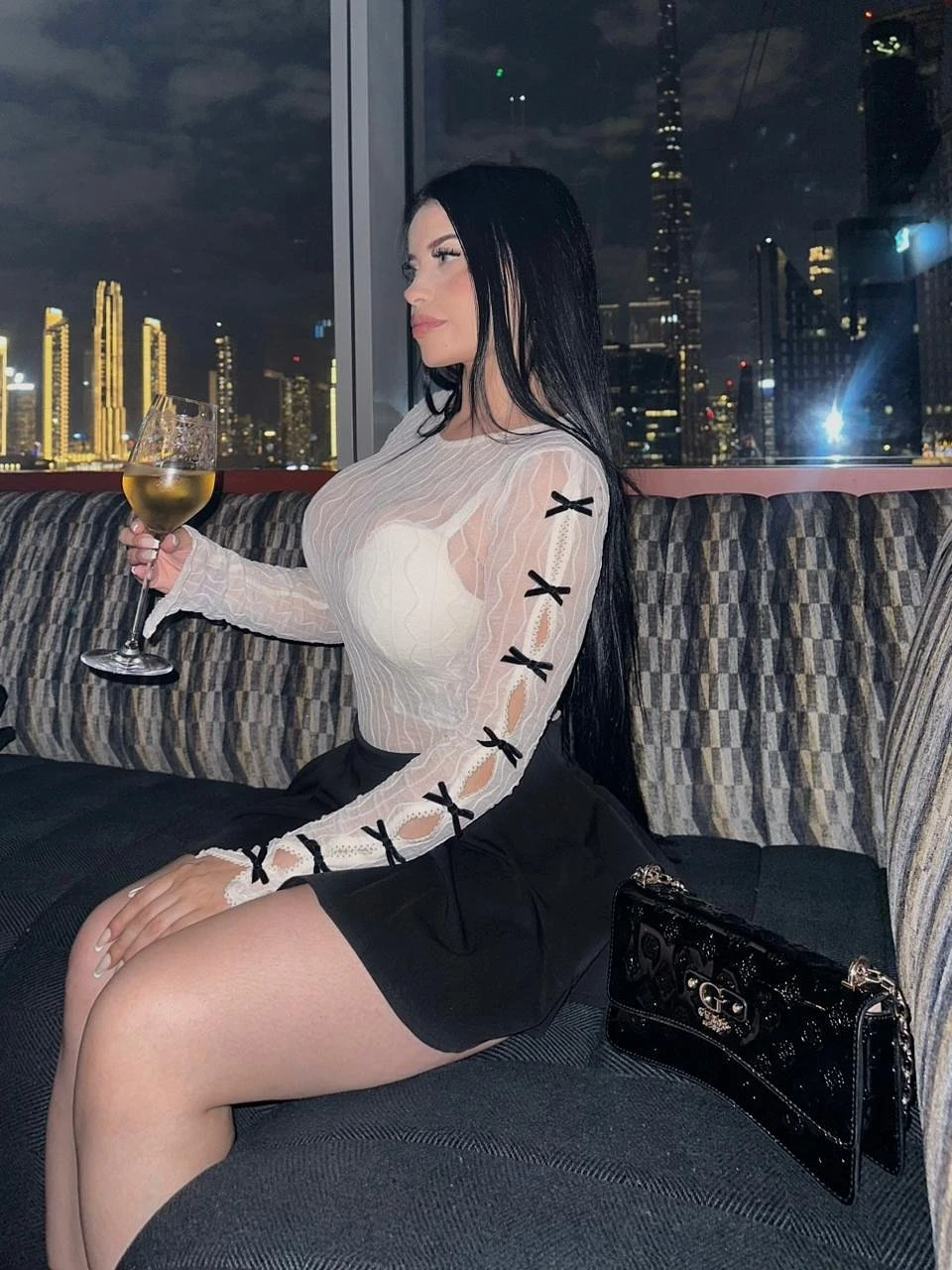 Kira – Russian escort in Hong Kong — 6 / 12