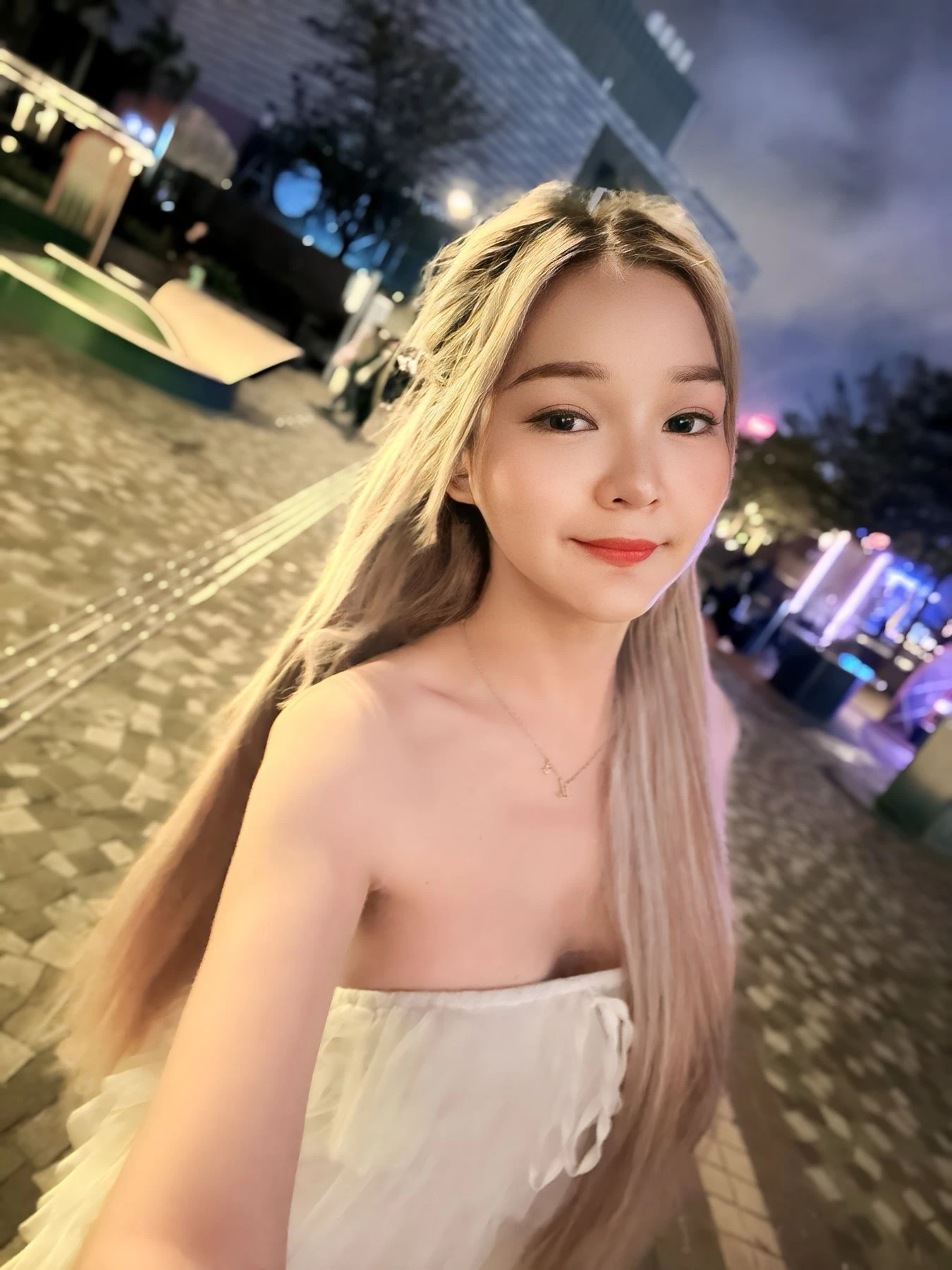 Aling Z – Laotian escort in Hong Kong — 5 / 7