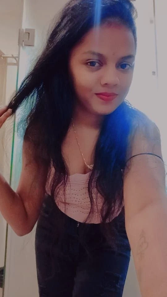 Riya Shah – Indian escort in Bhavnagar — 2 / 4
