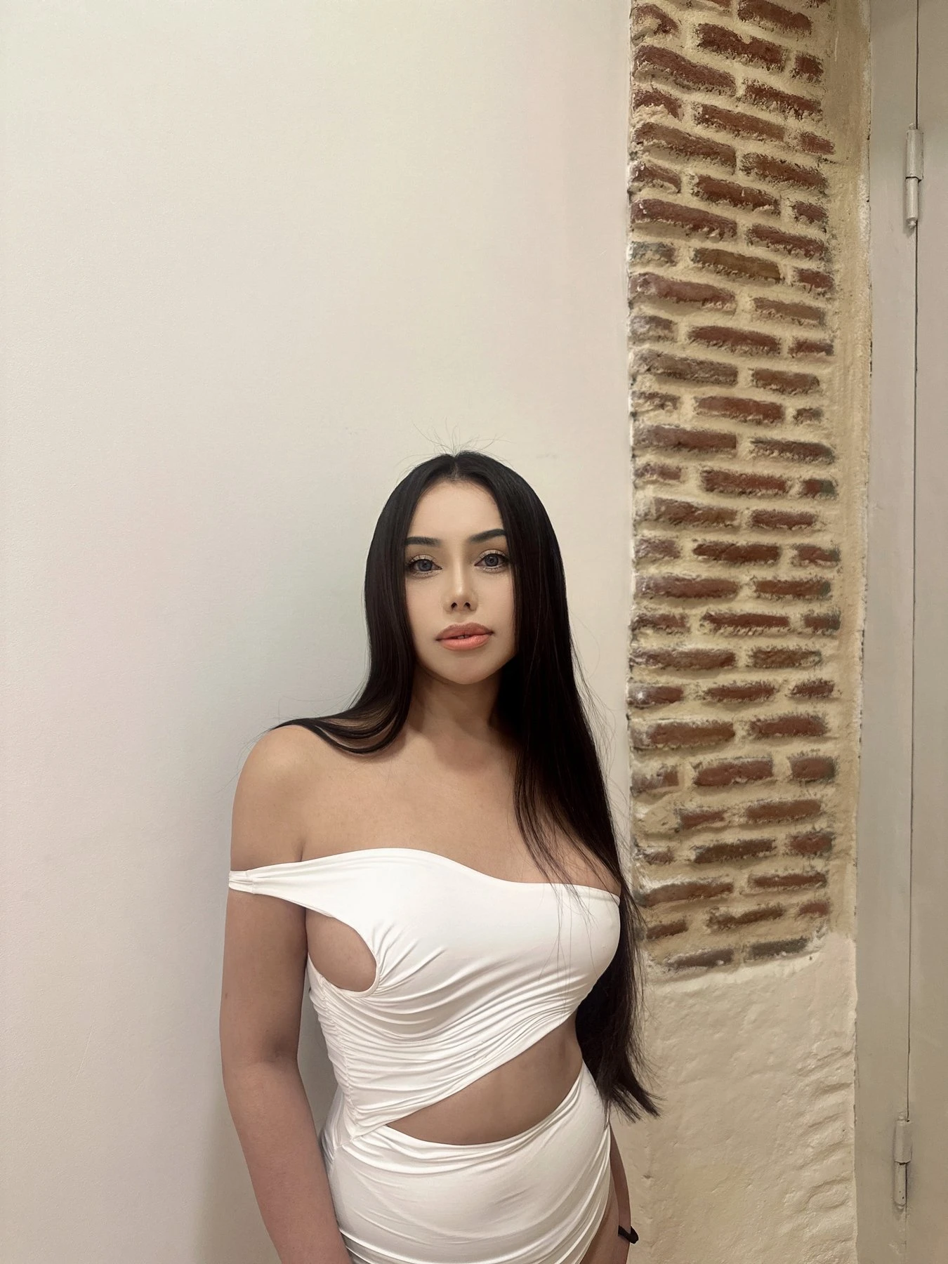 Anna – Cuban escort in Tirana — 13 / 14